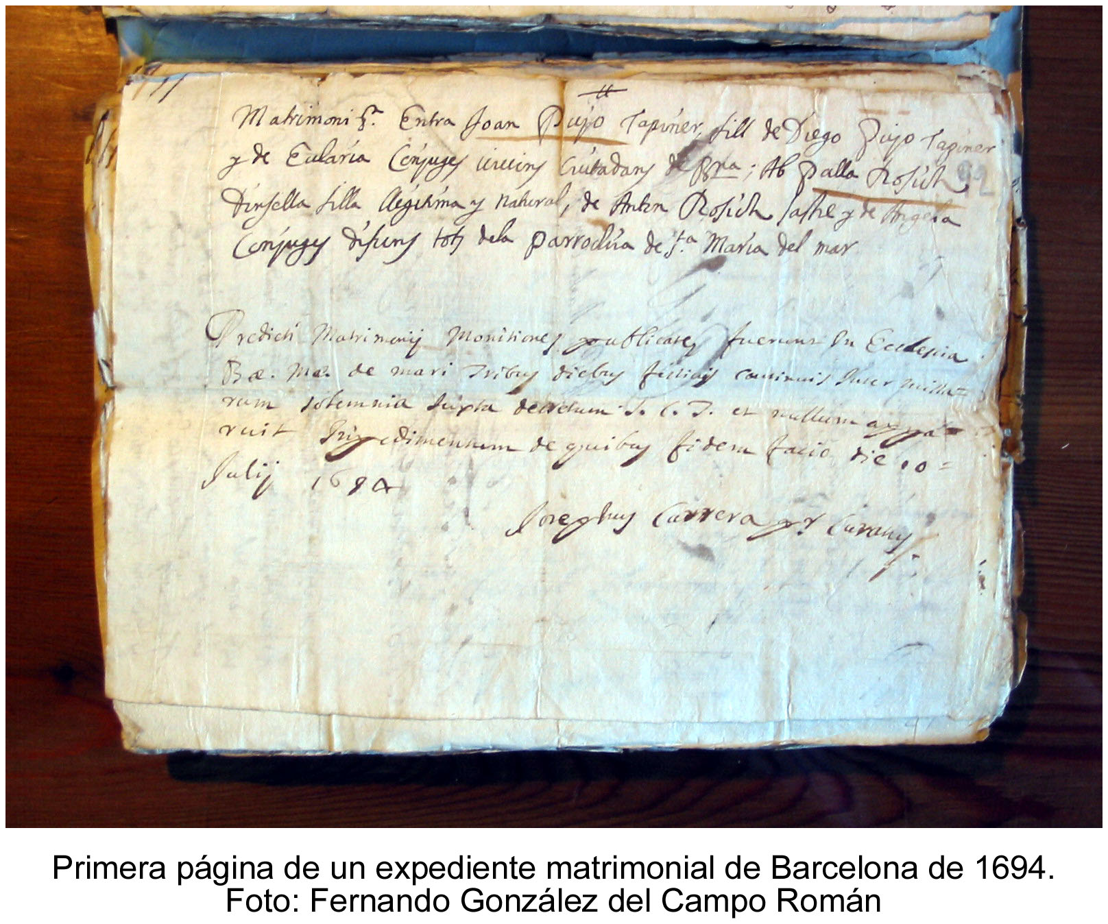 Primera pgina de un expediente matrimonial de Barcelona de 1694. Foto (reducida): Fernando Gonzlez del Campo Romn